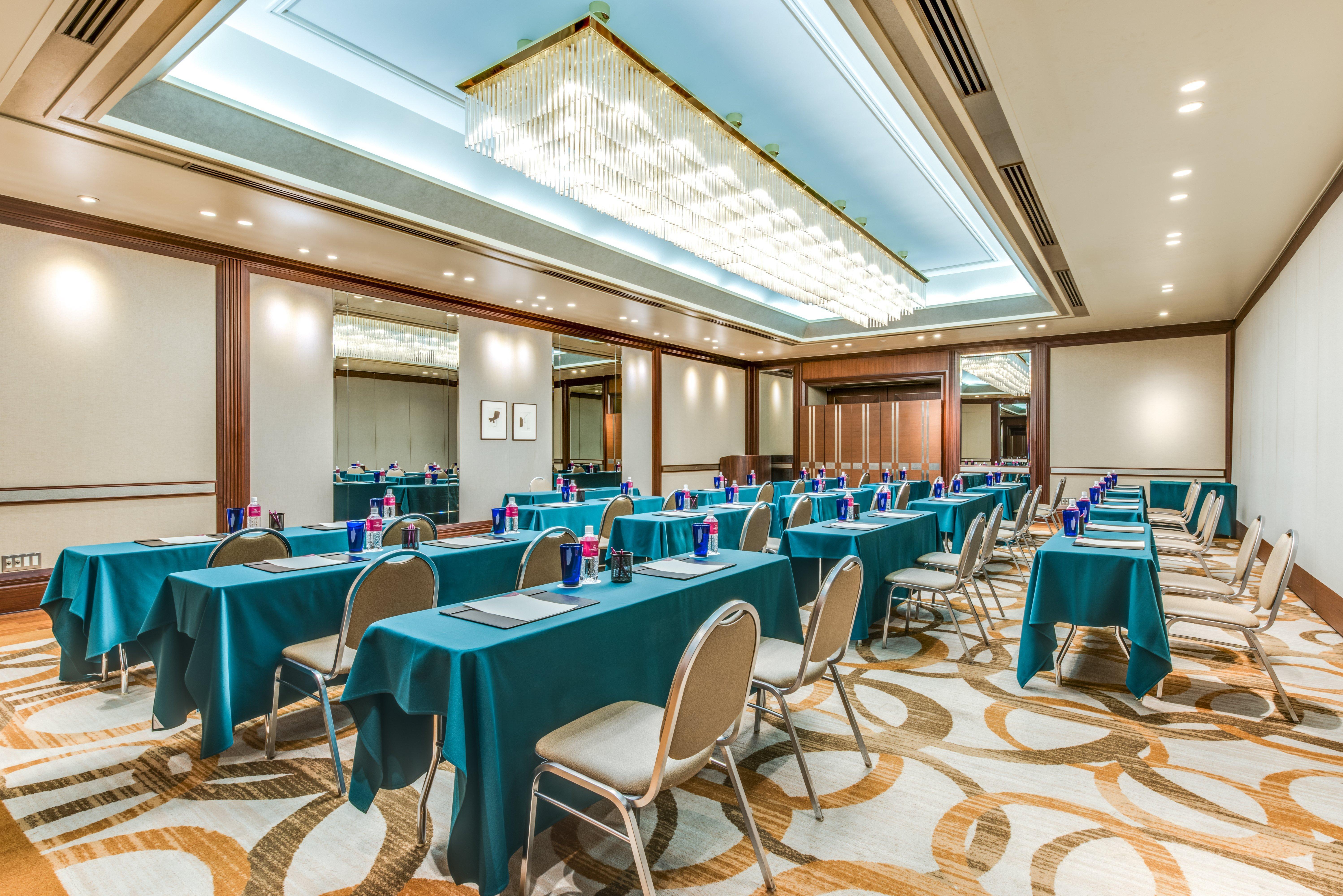 Отель Ana Crowne Plaza Hiroshima By Ihg Экстерьер фото