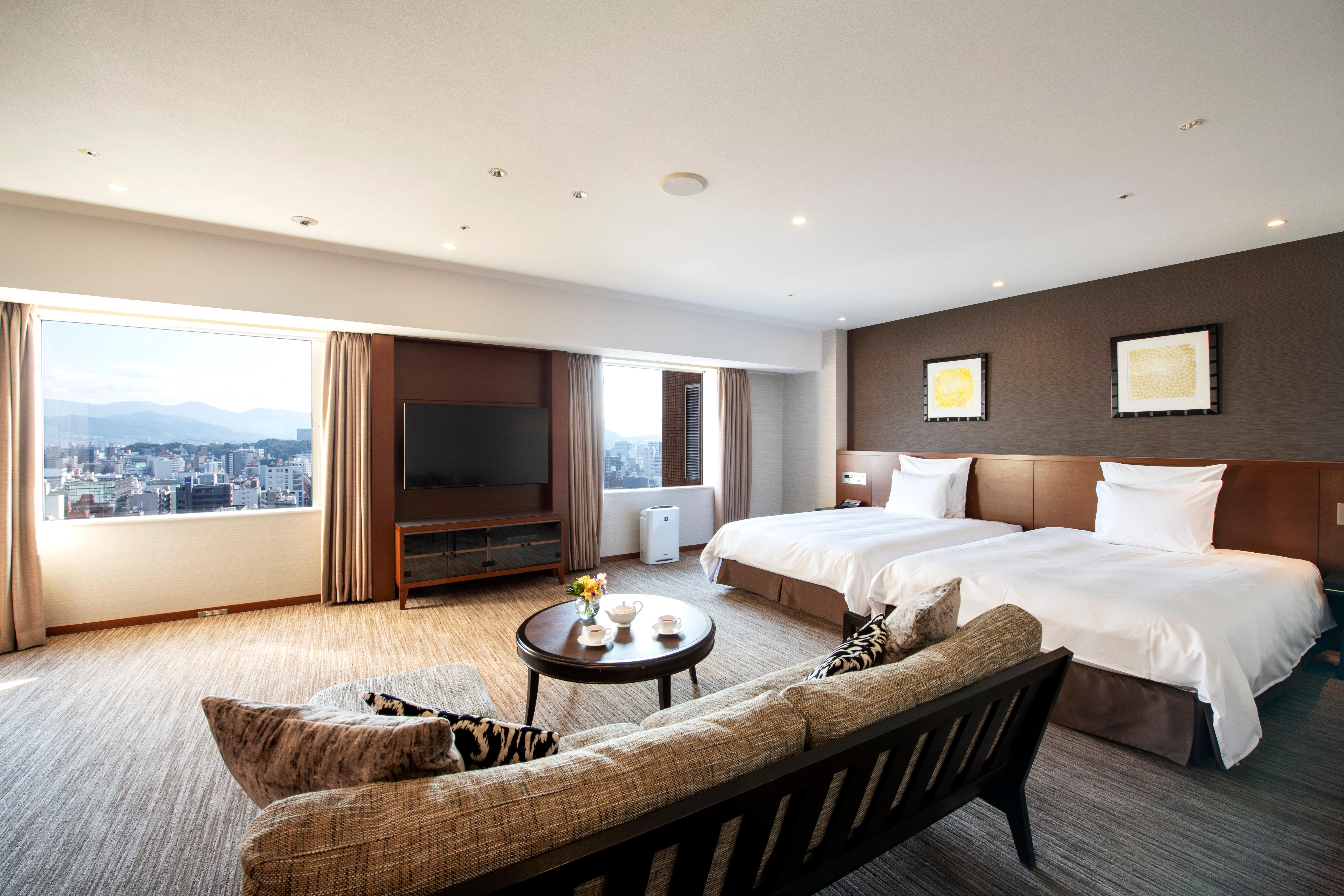Отель Ana Crowne Plaza Hiroshima By Ihg Экстерьер фото