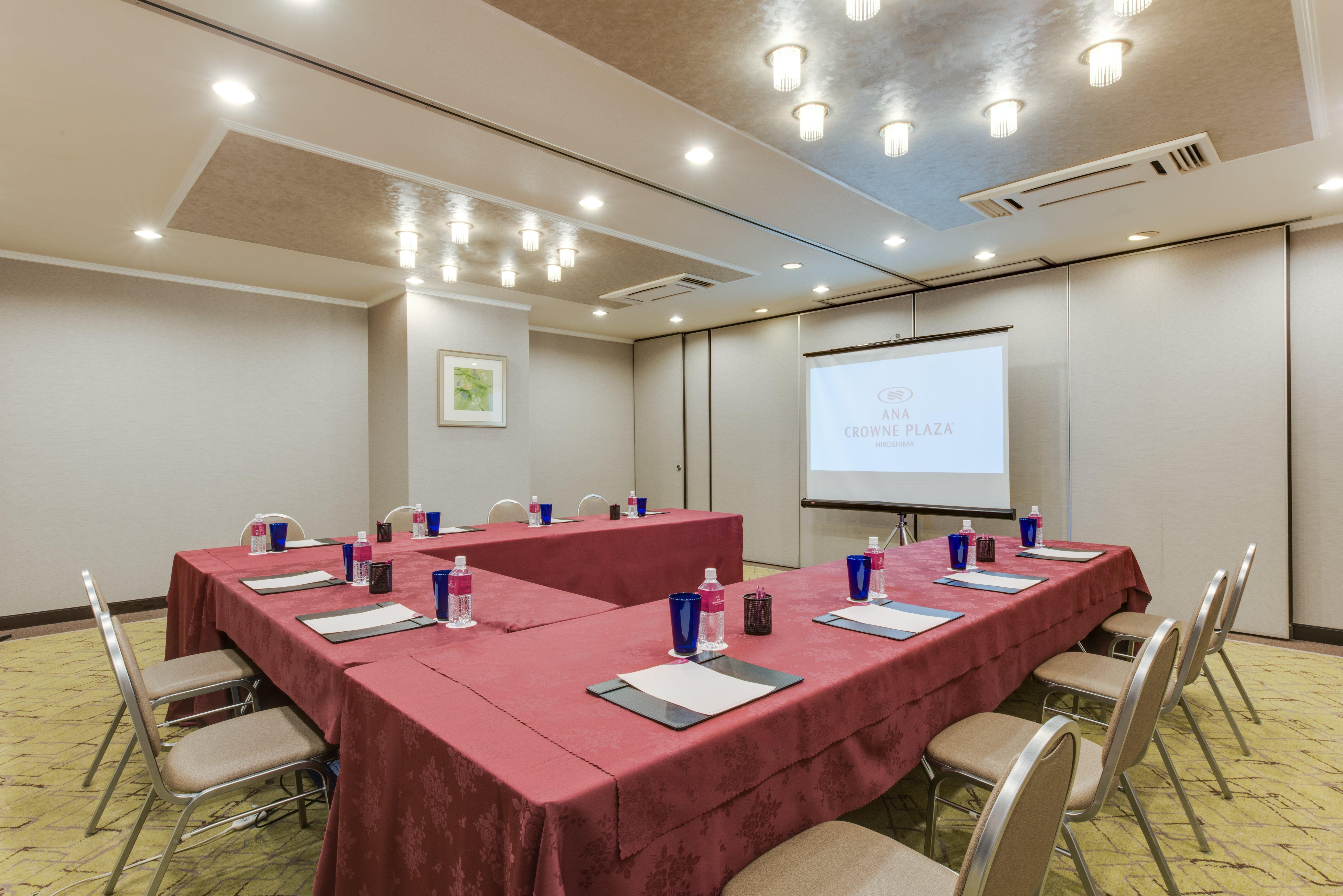 Отель Ana Crowne Plaza Hiroshima By Ihg Экстерьер фото