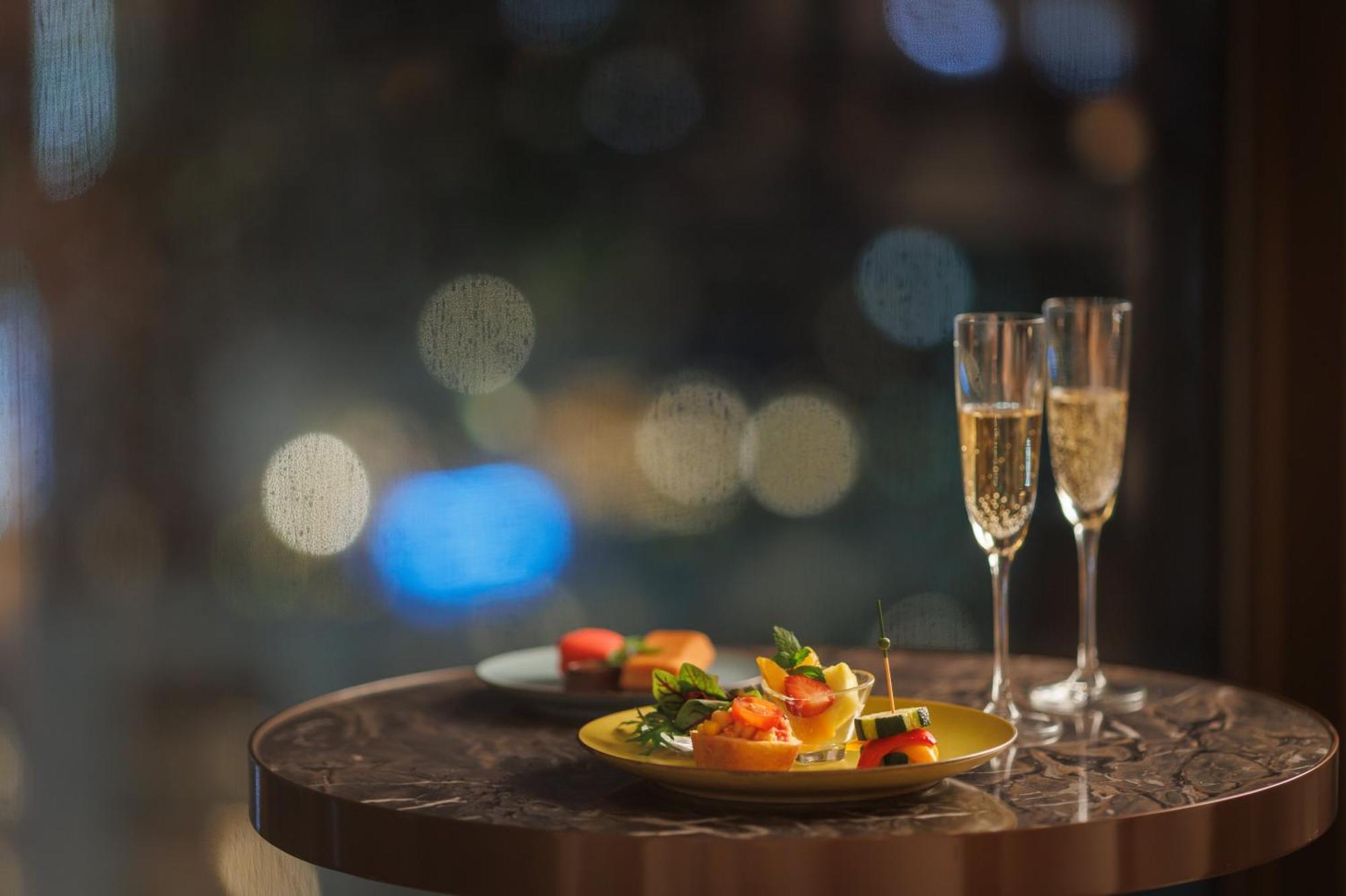 Отель Ana Crowne Plaza Hiroshima By Ihg Экстерьер фото