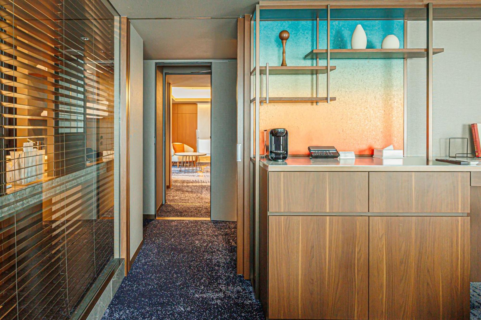 Отель Ana Crowne Plaza Hiroshima By Ihg Экстерьер фото