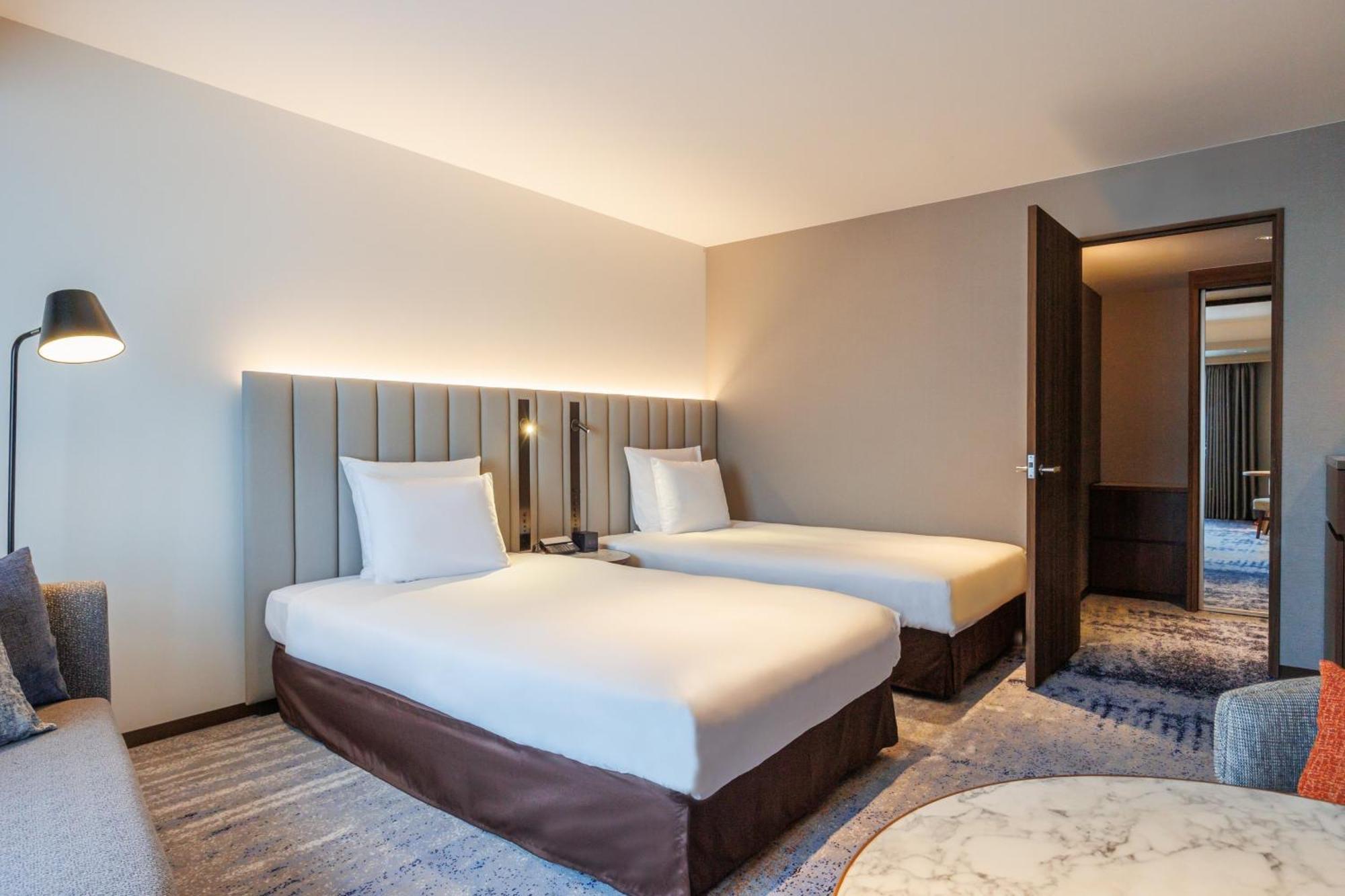 Отель Ana Crowne Plaza Hiroshima By Ihg Экстерьер фото