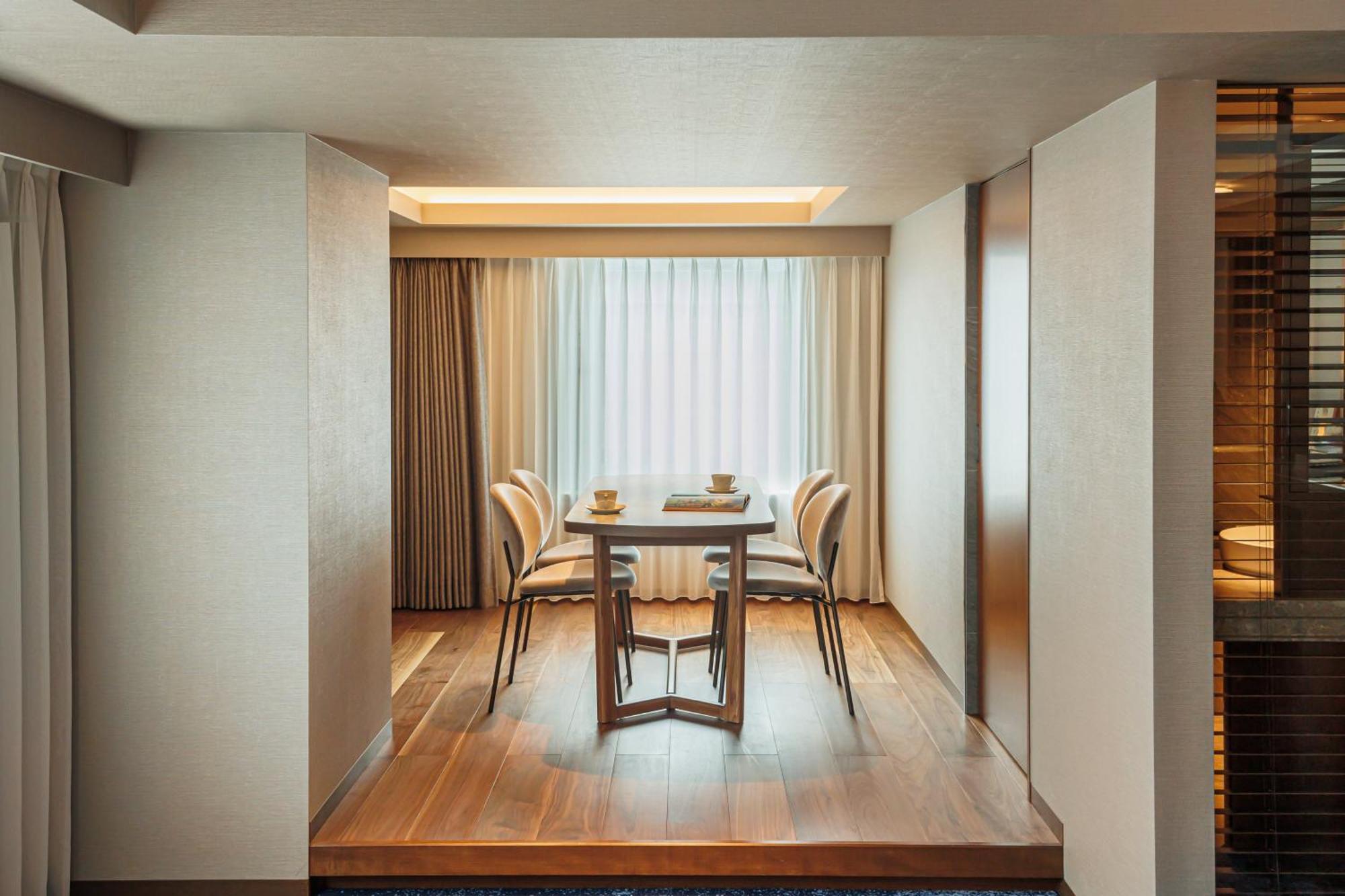 Отель Ana Crowne Plaza Hiroshima By Ihg Экстерьер фото