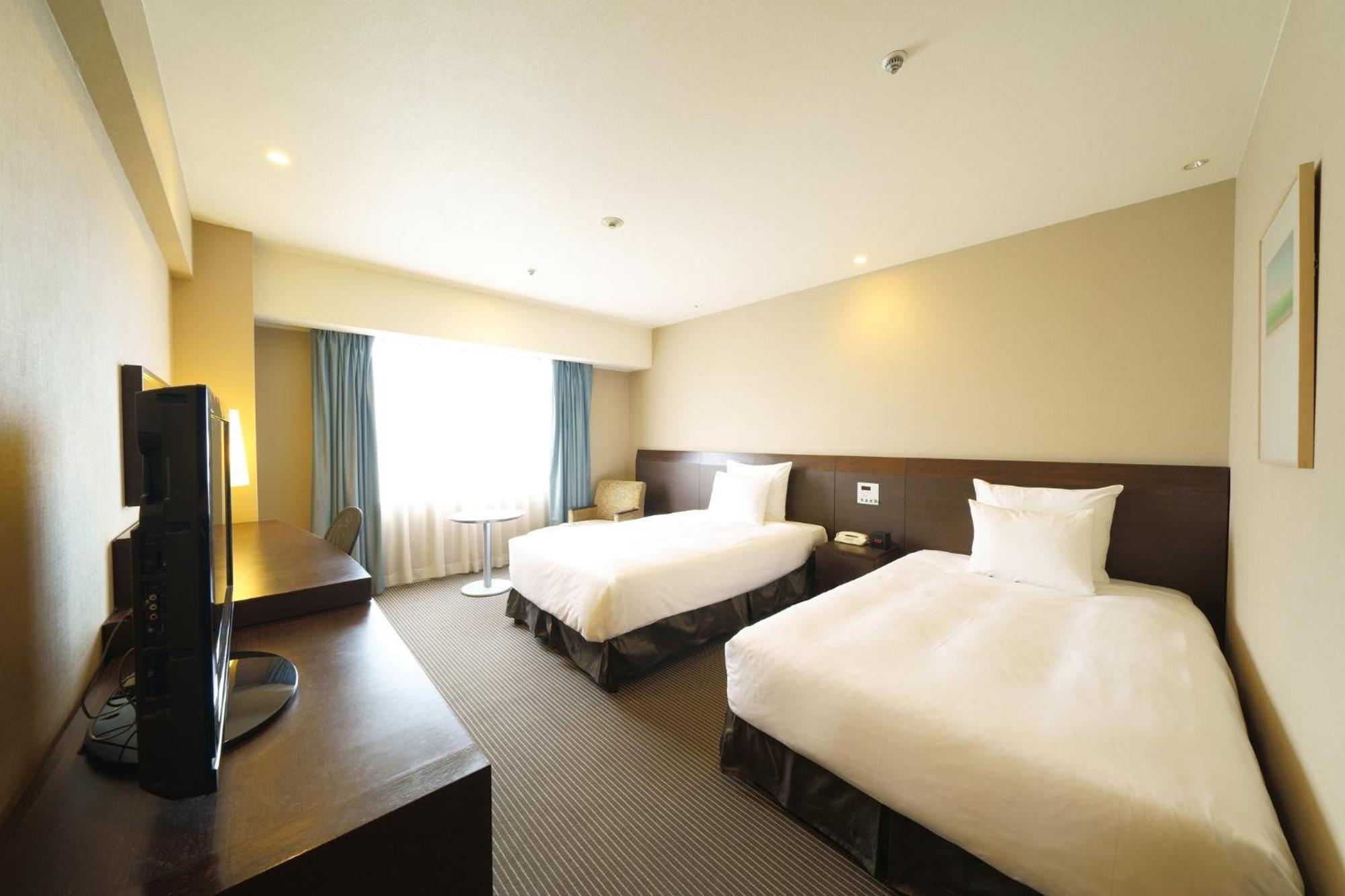 Отель Ana Crowne Plaza Hiroshima By Ihg Экстерьер фото